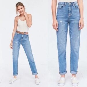 BDG High-Rise Mom Jeans Size W28 Light Distressing